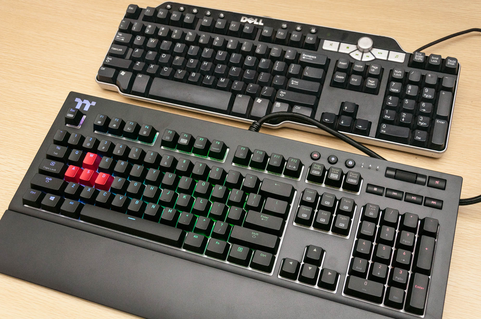 星脉x1银轴键盘开箱,血手光轴机械键盘评测