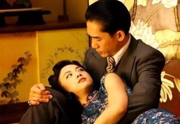 姚晨突然在微博大尺度谈“性”上热搜，背后的真正原因让人感慨