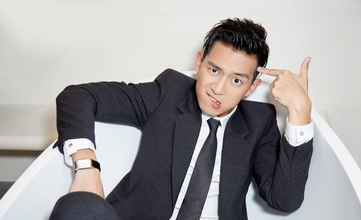 想知道怎么做李现女友吗？李现为他购买体育会员，只因他是詹姆斯