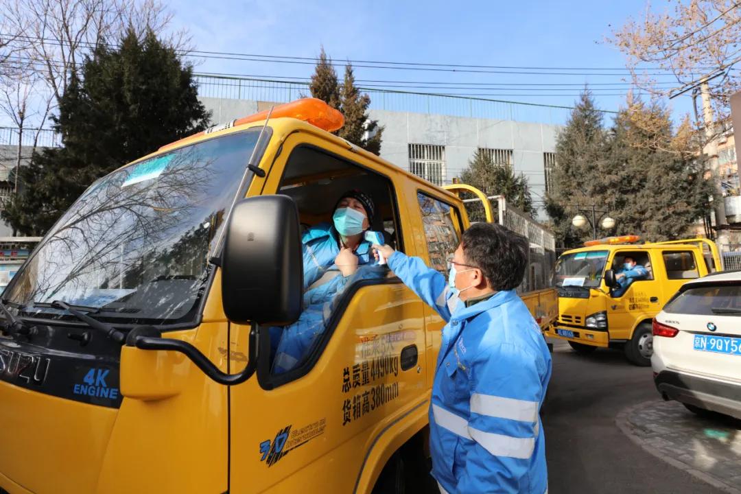 实拍！－10℃阵风7级，通州街头4000余名环卫工人在岗，消杀清扫防控疫情