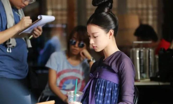 周冬雨再次提名金像奖打了谁的脸,周冬雨再获金像奖提名素颜也超美