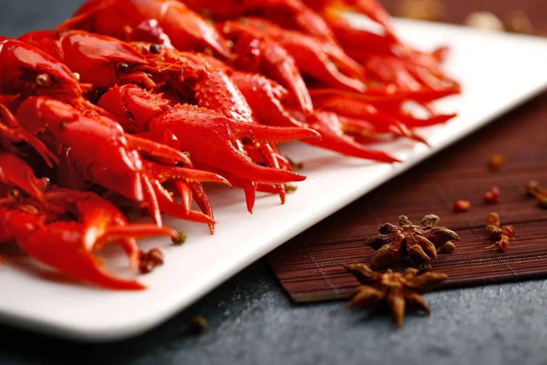 经济学原理解读奢侈品包包,用经济学原理解释有趣的经济现象