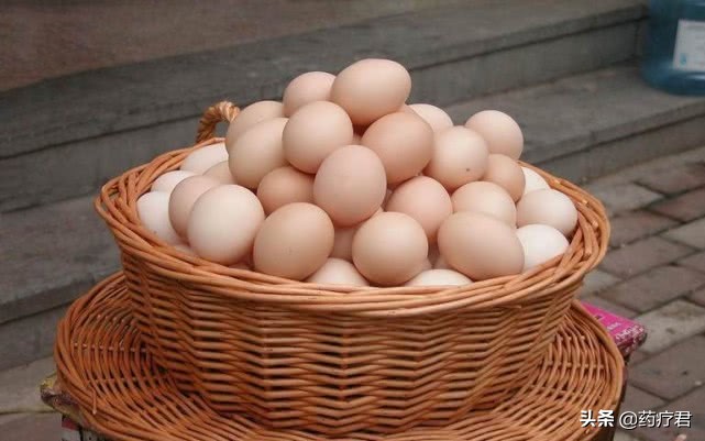 蛋白尿高的能吃鸡蛋么,尿蛋白高的人可以吃豆腐吗