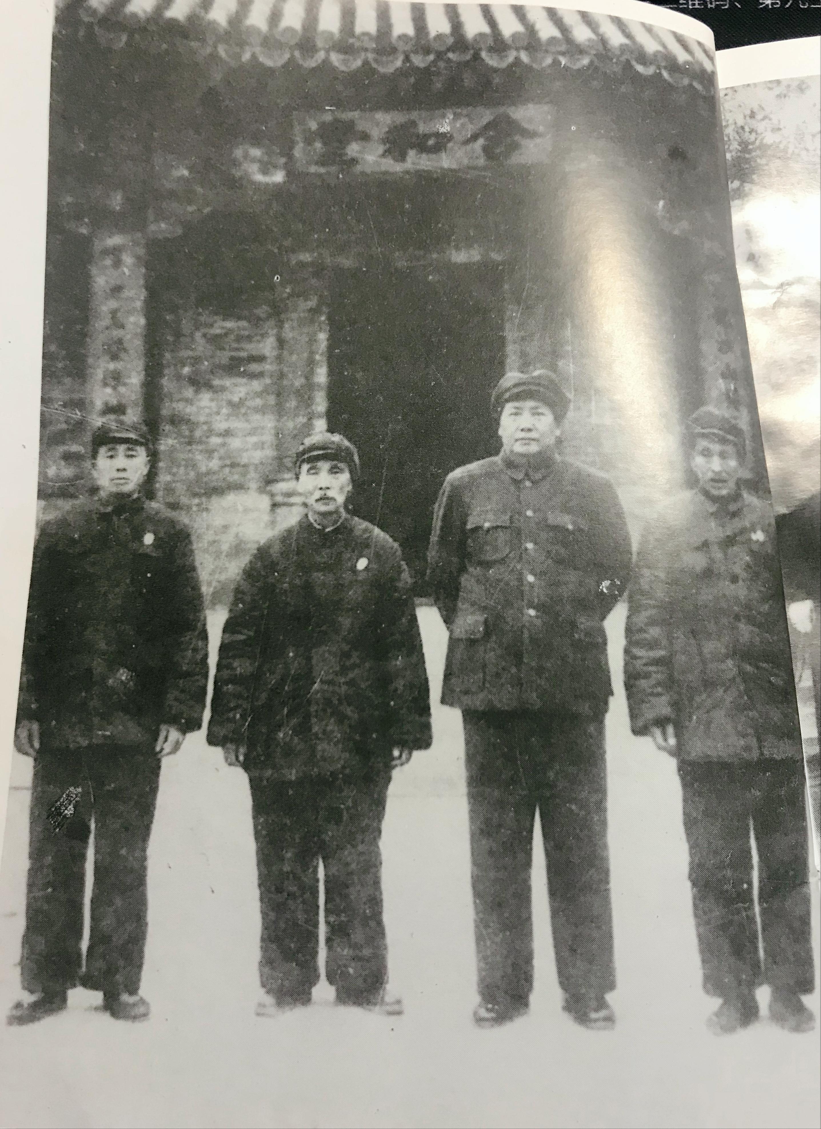 毛宇居请毛*东泽**为韶山小学题名，主席表示：叫韶山学校吧，好扩建