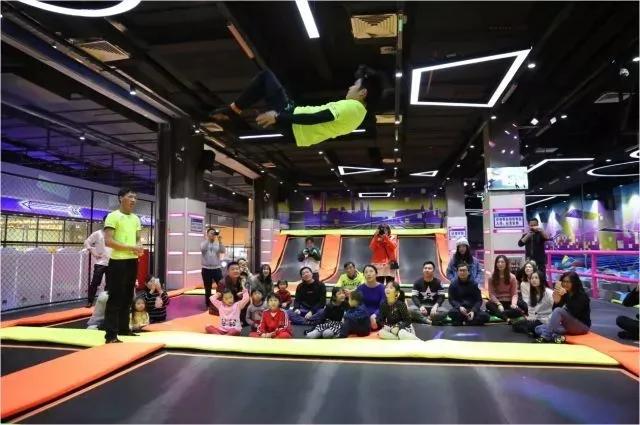 疫情期间蹦床馆能开吗,室内蹦床公园前景如何值得投资吗