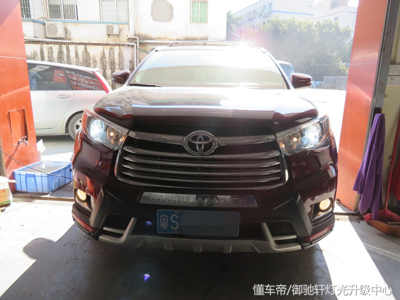 22款汉兰达改灯欧司朗,深圳汉兰达改装豪华内饰