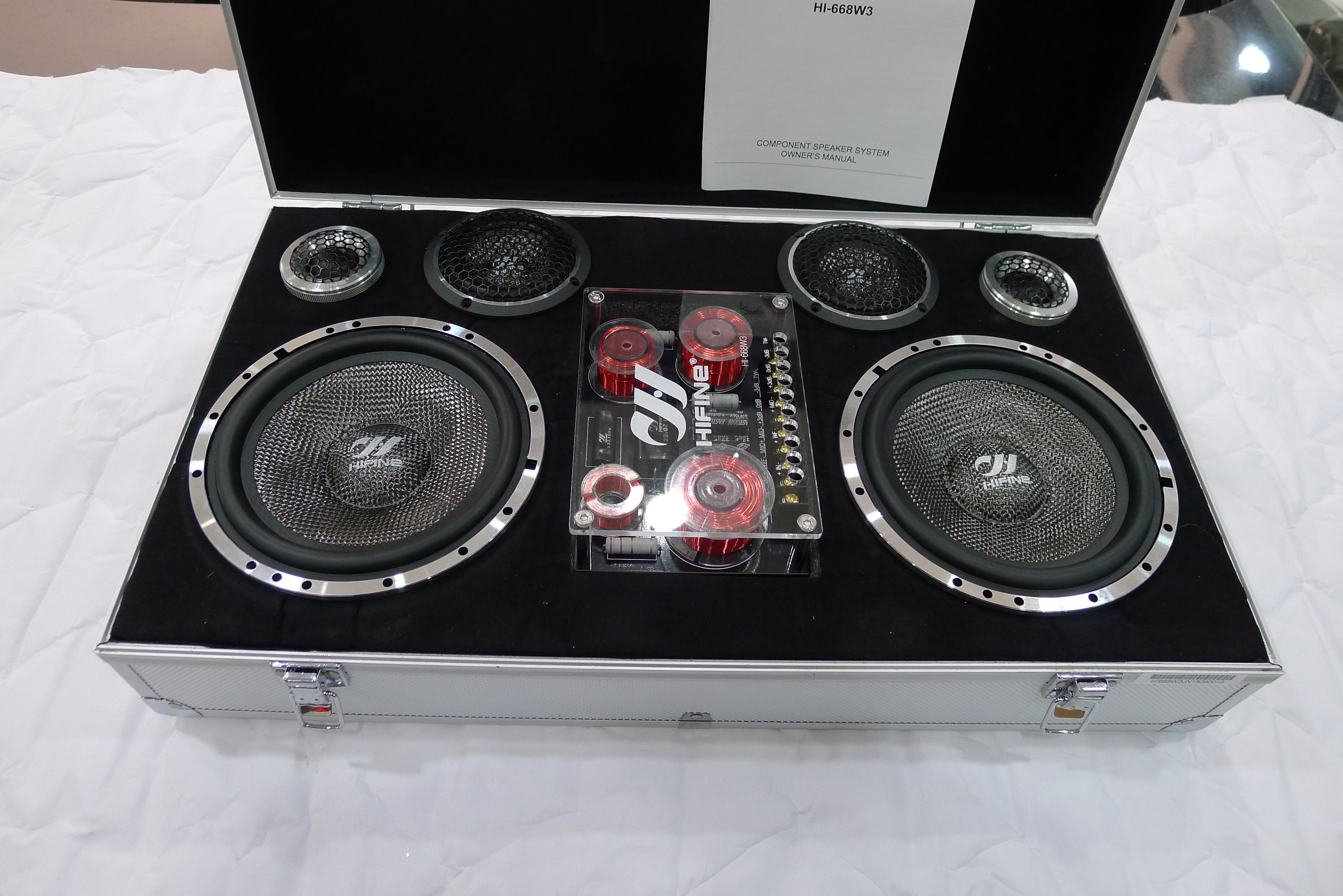 好音效后期造！昆明福特金牛座升级全车音响系统昆明静丰出品