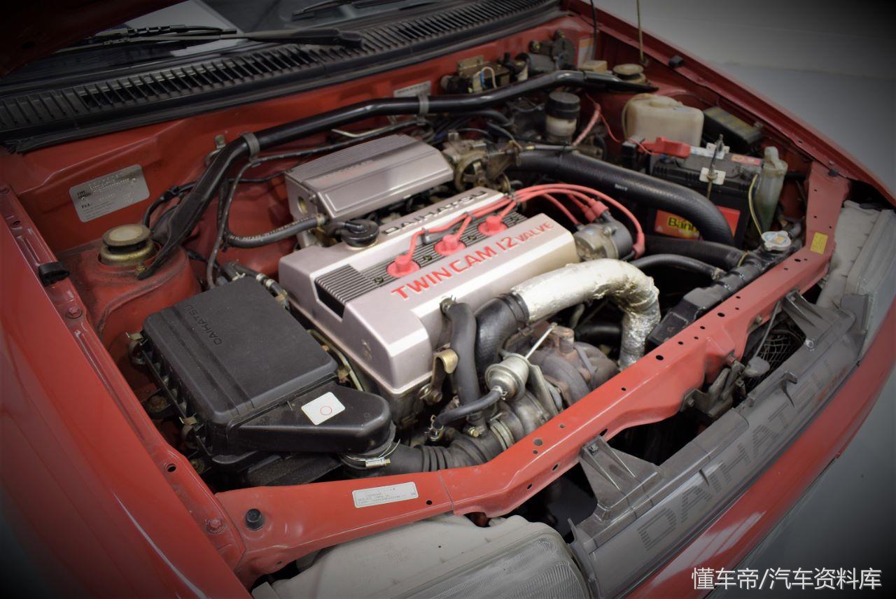 一辆28岁的三手原装大发夏利还能值8万多块