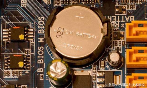 电脑主板电池没电蓝屏怎么处理,电脑主板电池没电了会怎样视频
