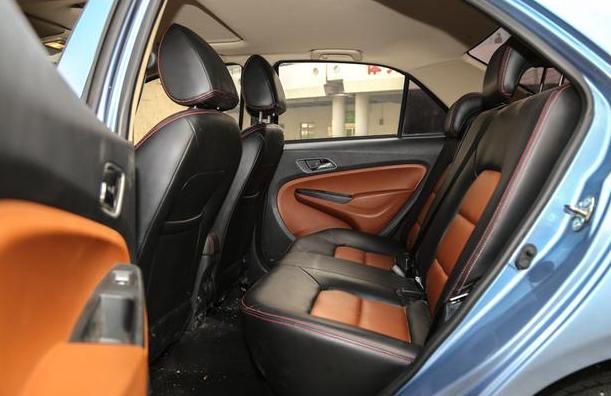 最新款的吉利金刚,4万以内值得入手的国产轿车