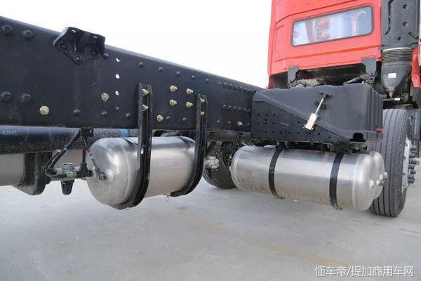 东风天龙前四后四可以拉多少吨,东风天龙前四后八山路能拉多少吨