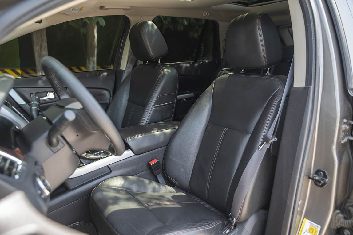 试驾福特新款福克斯视频,试驾老款福特福克斯两厢