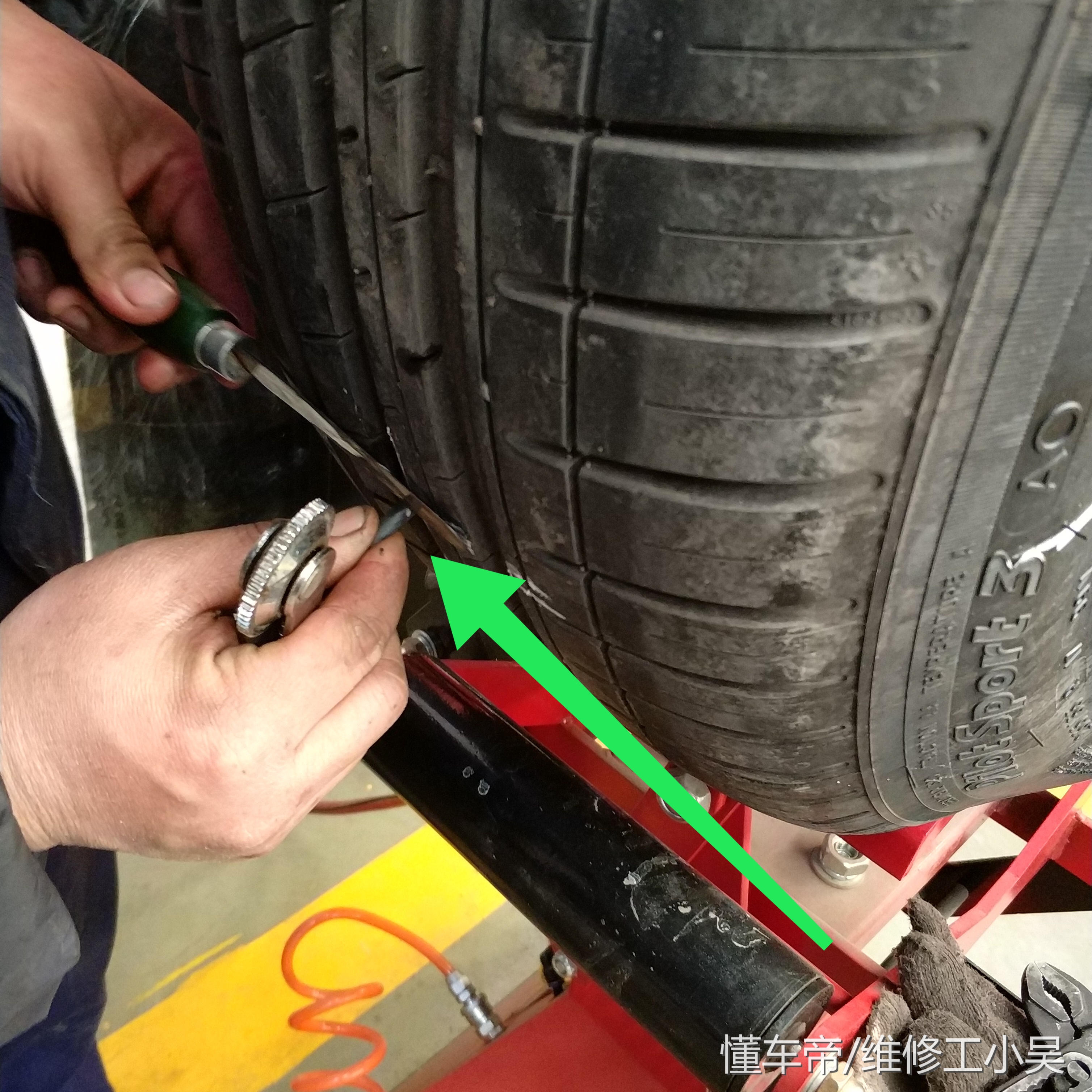 奥迪q3车胎怎么补,奥迪q3补漆修复汽车刮痕