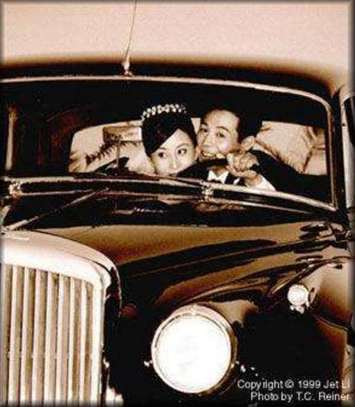 91年片酬90万，结婚用劳斯莱斯银魅，管理百亿资产，出门坐出租车