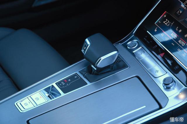 新款奥迪a7展示被你的颜值征服,全新奥迪a7试驾视频