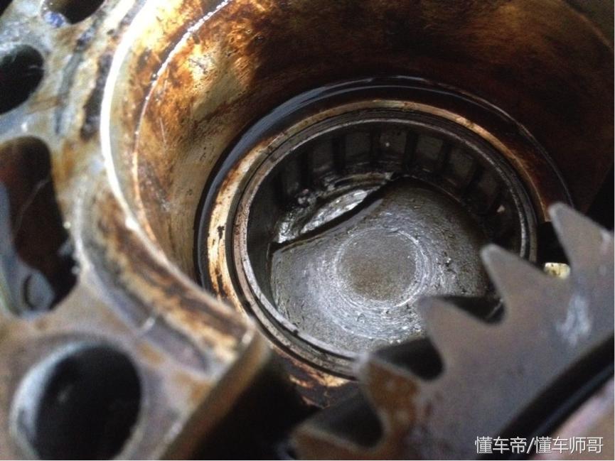 汽车踩油门加速右侧异响,汽车加速时有嗡嗡异响收油就消失