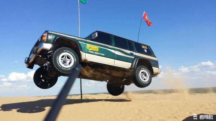 同时拥有4台途乐是何感觉?爬冰豁沙子当真无所不能!