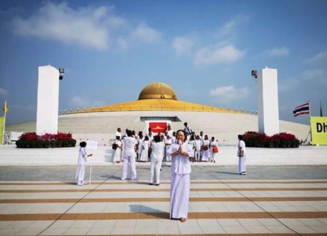 泰国最著名的寺庙龙庙,泰国供奉佛牌的寺庙