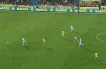 梅西点球被扑头球,梅西任意球绝平点球大战