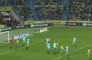 梅西点球被扑头球,梅西任意球绝平点球大战