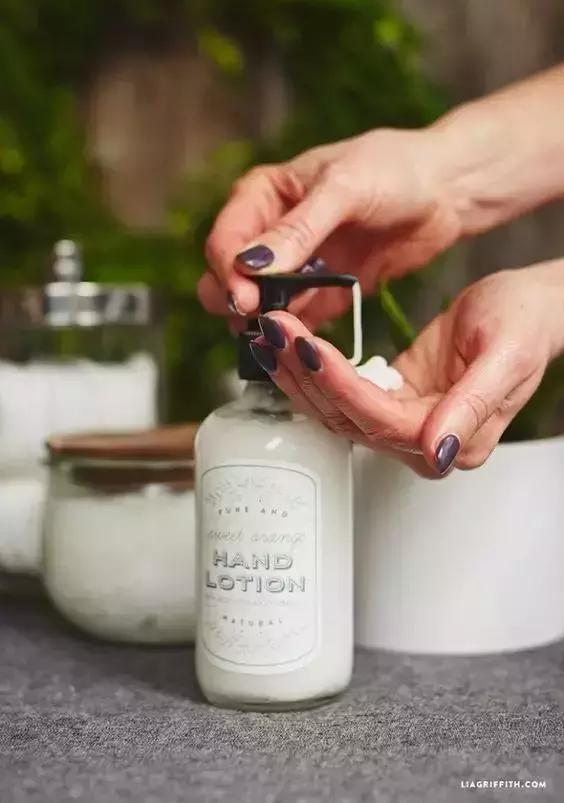 新鞋不磨脚跟的小技巧,新鞋磨脚怎么办只需这几个小窍门