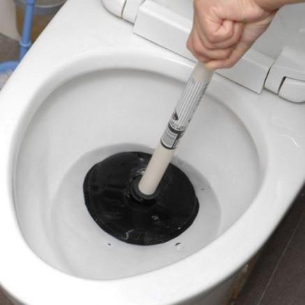 马桶被卫生纸堵了怎么快速疏通,在酒店马桶因卫生纸堵了要赔钱吗