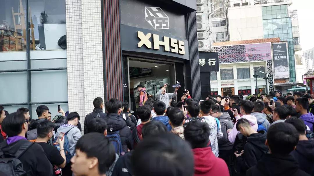 光有钱还不够？这些球鞋的奇葩发售方式！