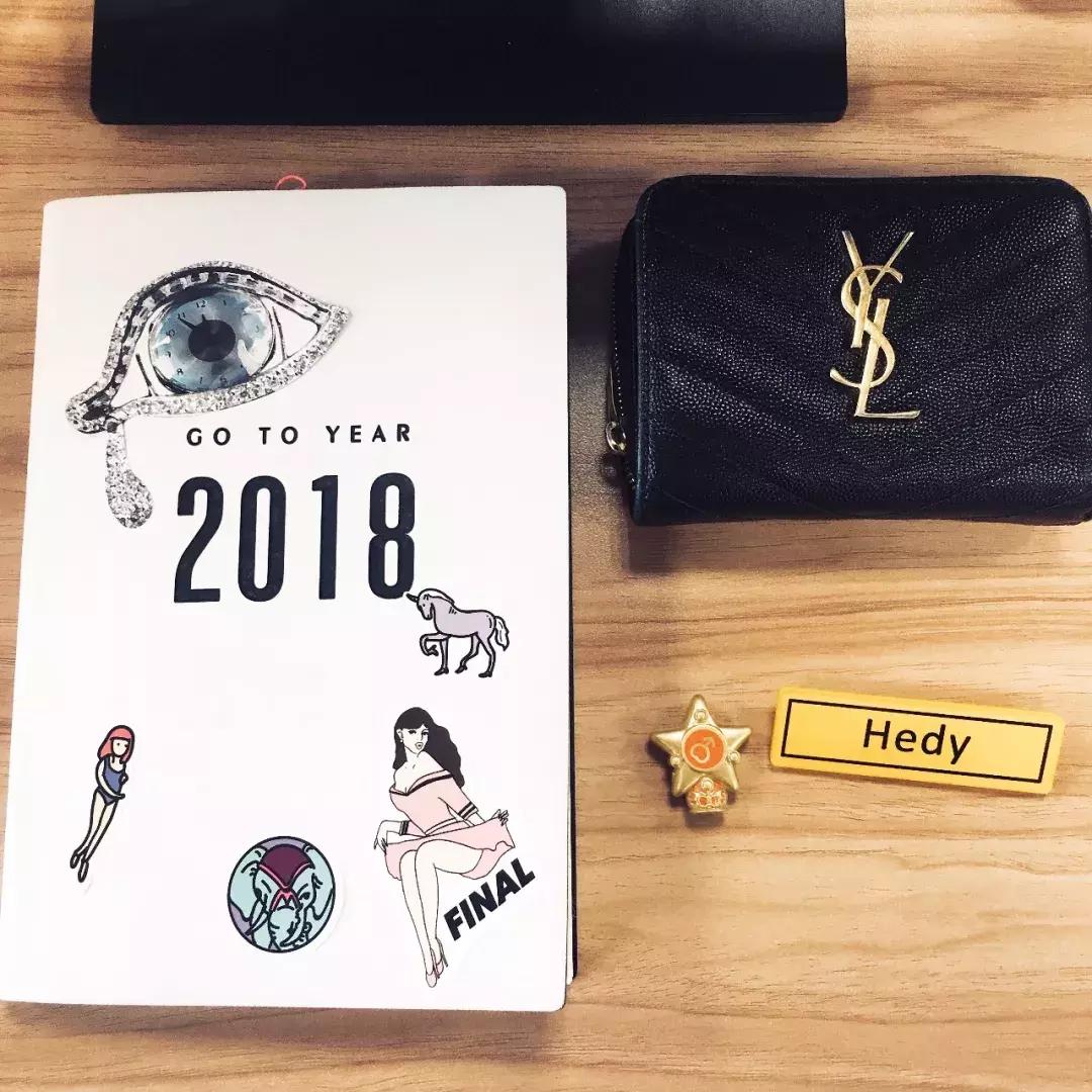 这10位女生的钱包里不仅有钱，更有你想不到的！