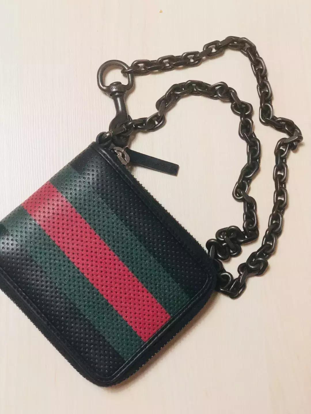 这10位女生的钱包里不仅有钱，更有你想不到的！