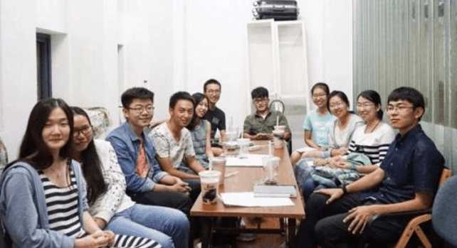 一线城市大学生：生活费一个月多少？网友：我3000也不够啊！