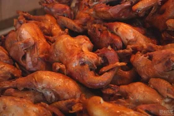 德州扒鸡好吃还是符离集烧鸡好,德州扒鸡符离集烧鸡
