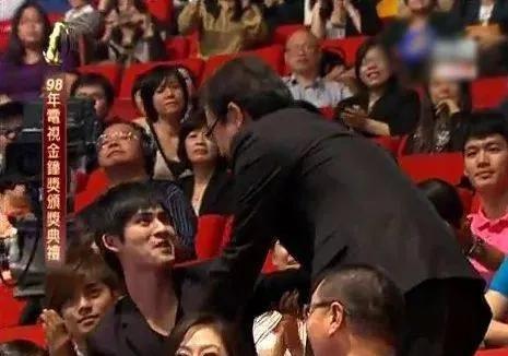 周渝民最新状态,周渝民颓废风