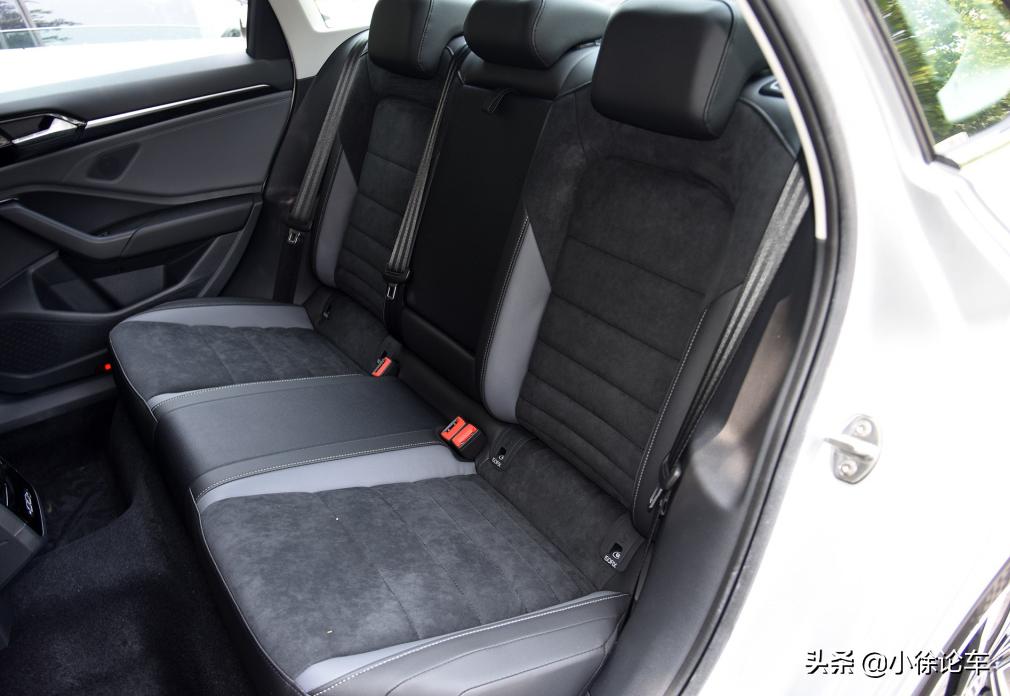 15万买一辆新车速腾还是二手迈腾,买新速腾还是买低配迈腾