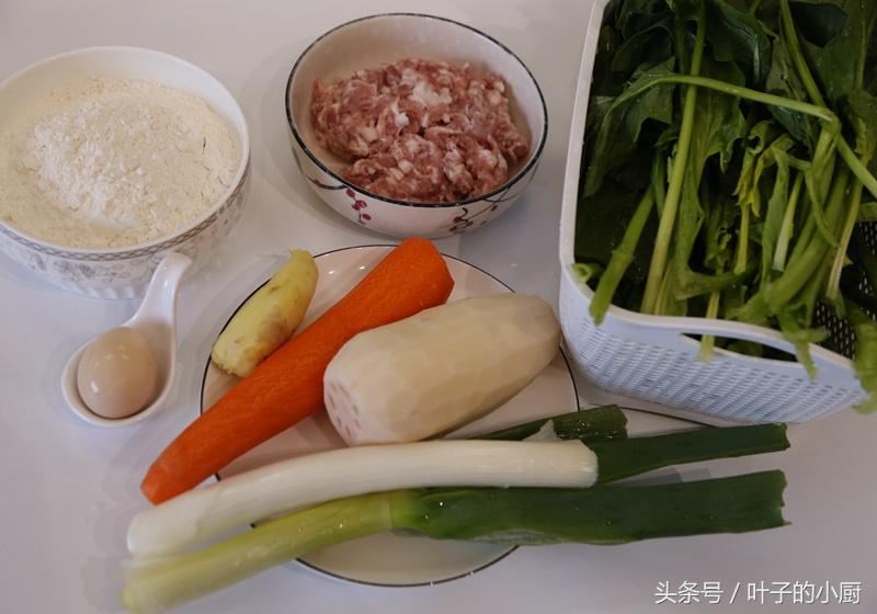 饺子怎么捏褶子慢动作,包饺子捏花边怎么捏