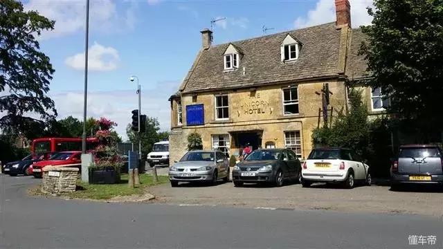 如果在国外不小心违章了，到底是该如何处理？