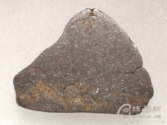 如何分辨陨石是来自哪里,识别陨石方法是否具备陨石特性