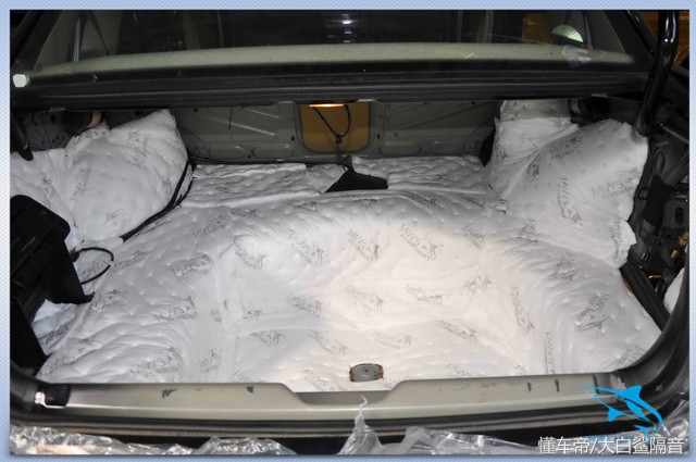 贵阳大众凌渡音响改装,贵阳元音改装汽车音响