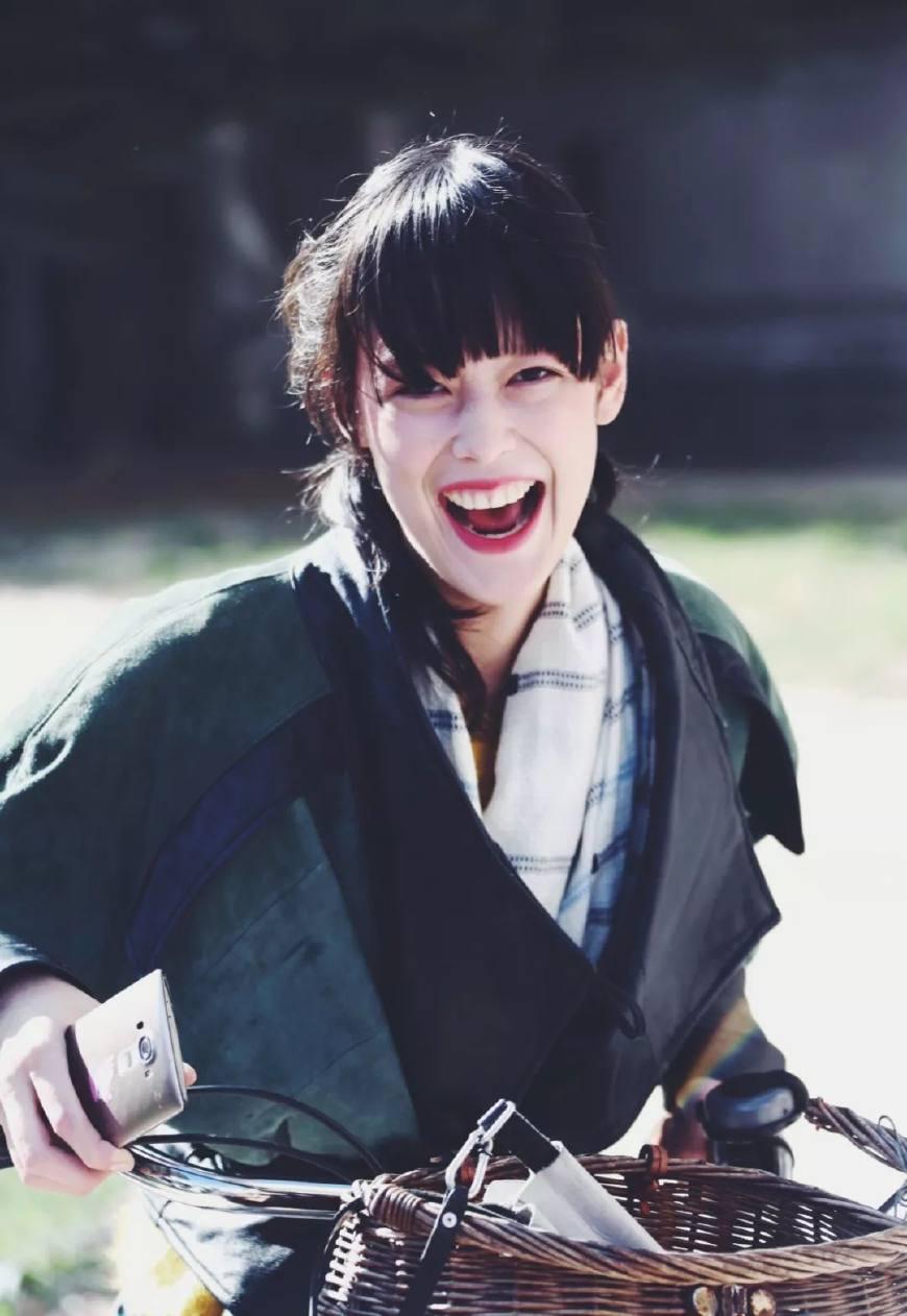 说一口“京片子”的法国时尚缪斯,GUCCI对她都欲罢不能?