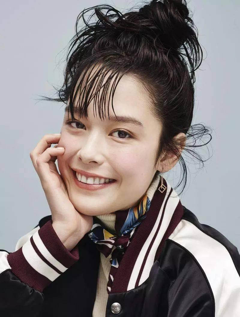 说一口“京片子”的法国时尚缪斯,GUCCI对她都欲罢不能?