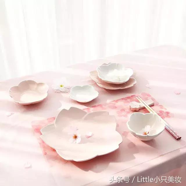 2018年樱花限定粉,2019年樱花限定品