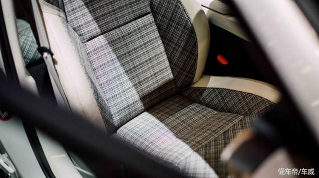 沃尔沃v60和奔驰c260l旅行车,沃尔沃v60旅行车2020低配款价钱