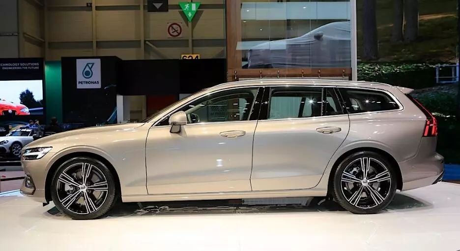 沃尔沃v60性能版,全新沃尔沃v60车展