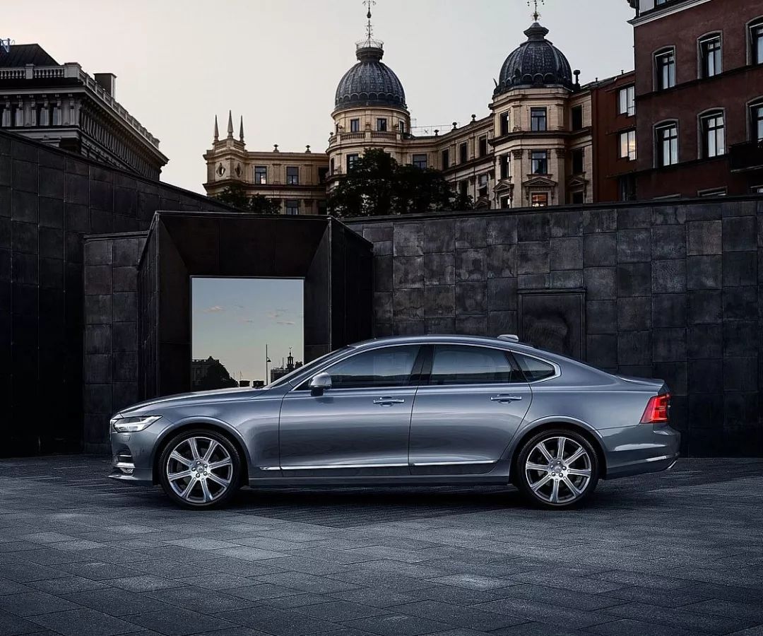 沃尔沃v60性能版,全新沃尔沃v60车展