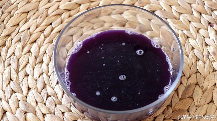 面粉秒变劲道面条好吃又易做,面粉做面条简单又快的方法