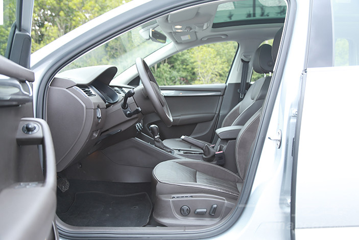 全新斯柯达明锐旅行试驾,18款顶配斯柯达明锐旅行