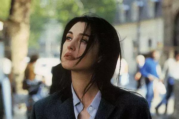 意大利“女神”莫妮卡·贝鲁奇，成名前曾做过12年的花瓶