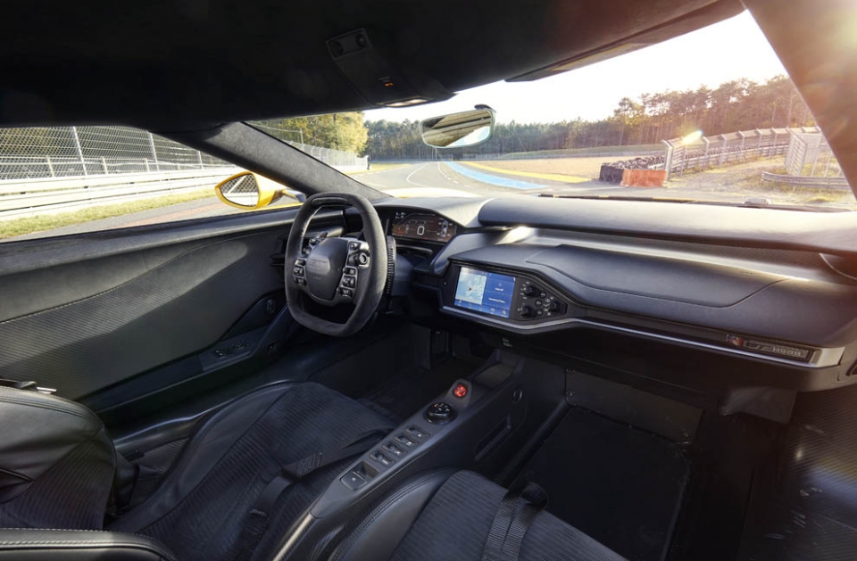 福特gt再次击败法拉利,福特gt能跑过拉法吗