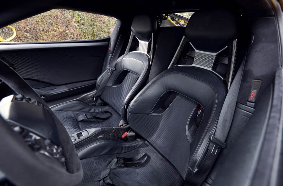 福特gt再次击败法拉利,福特gt能跑过拉法吗