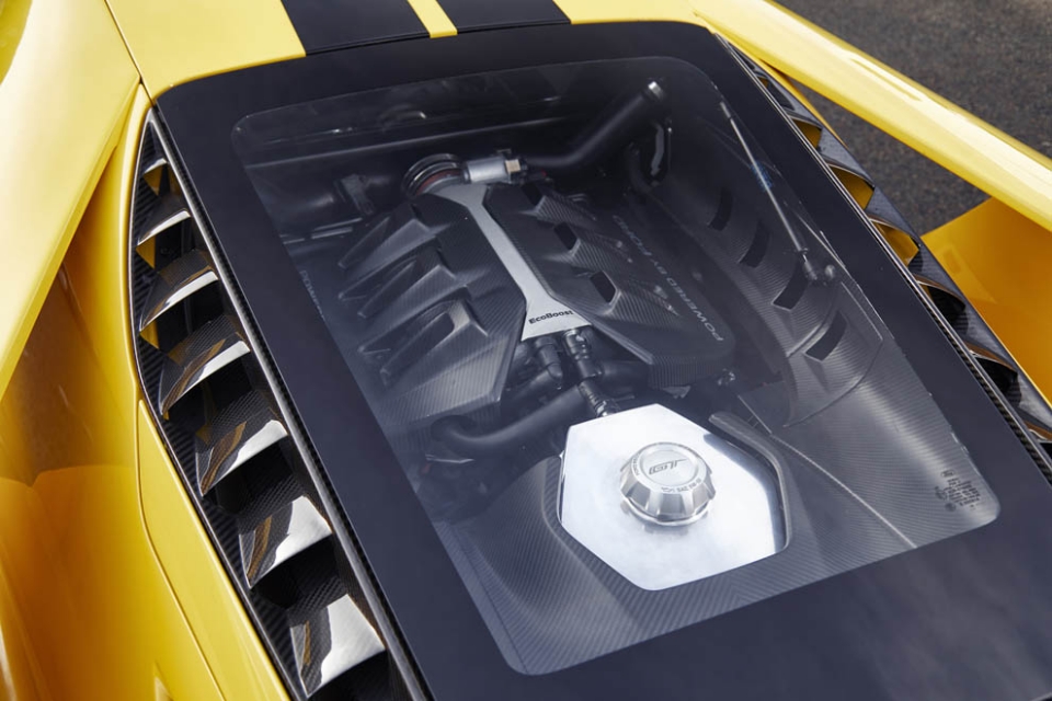 福特gt再次击败法拉利,福特gt能跑过拉法吗