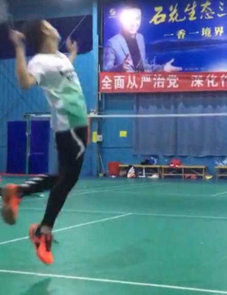 蔡赟讲羽毛球双打站位,蔡赟教你架拍发力